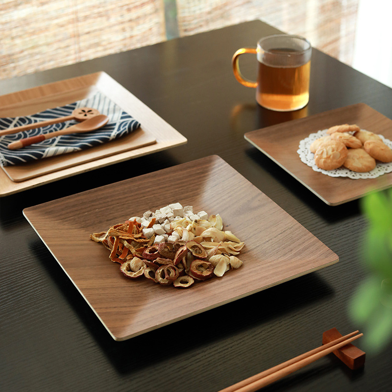 Minimalistischer japanischer Walnussholzquadrat -Serviertablett perfekt für Teedesserts und Mahlzeiten