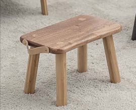 Minimalistischer tragbarer Bambushocker